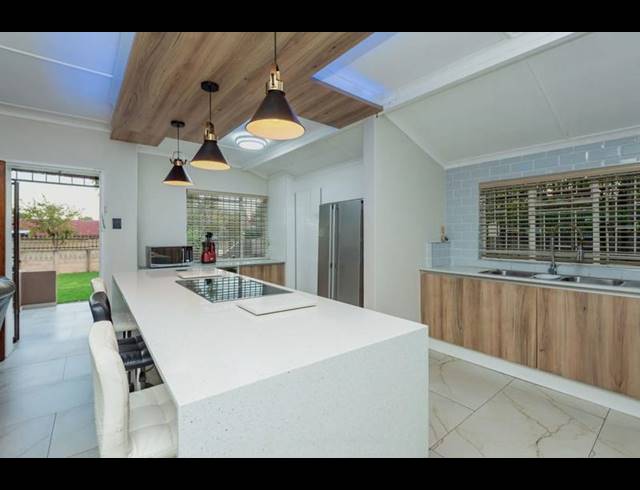 4 BEDROOM HOUSE FOR SALE IN RACEVIEW